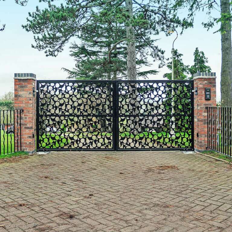 Automatic gates for driveways